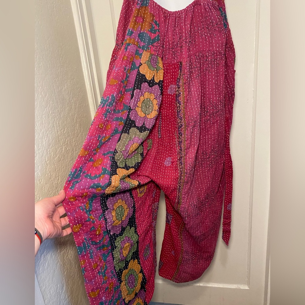VGUC Kantha Bae Crossroads Overalls Magenta Floral Free Size Bohemian Jumpsuit - Picture 9 of 11
